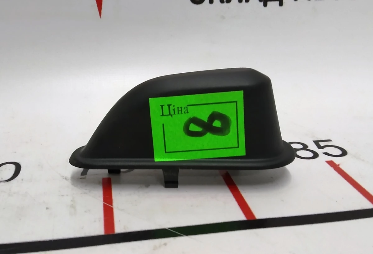 4 Крепление панели 3-го ряда сидений левое Tesla model X 1108790-00-B