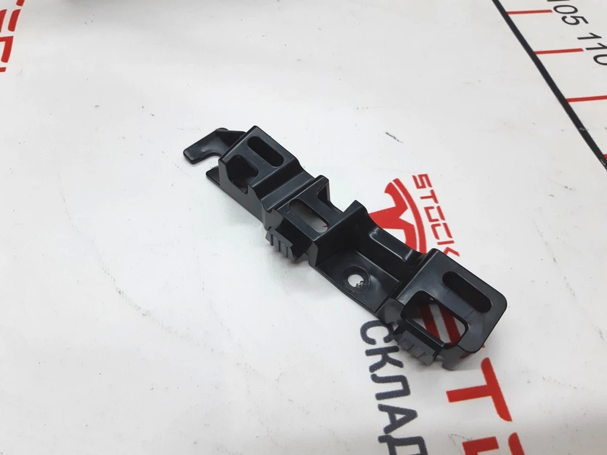7 Кронштейн облицювання стійки B середній правий Tesla model X 1056089-00-C