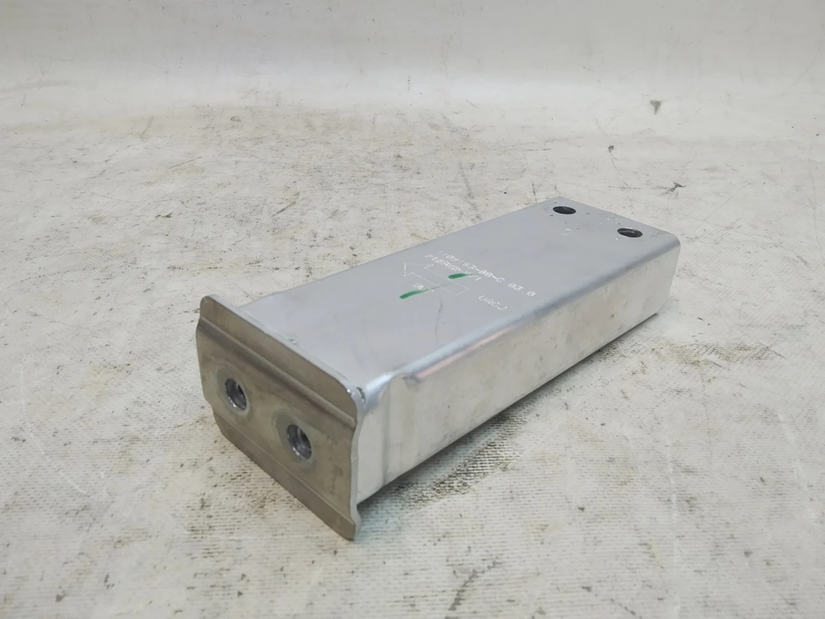 8 Стакан підрамника переднього (пошкоджений) Tesla model 3, model Y 1109193-00-C