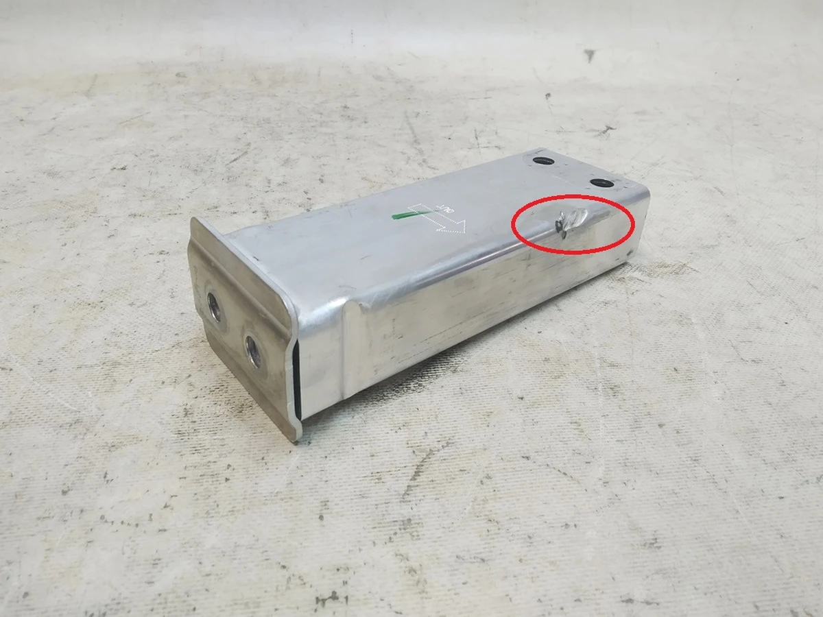 8 Стакан підрамника переднього (пошкоджений) Tesla model 3, model Y 1109193-00-C