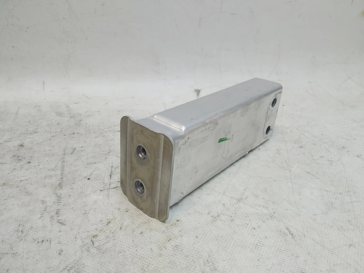 8 Стакан підрамника переднього (пошкоджений) Tesla model 3, model Y 1109193-00-C