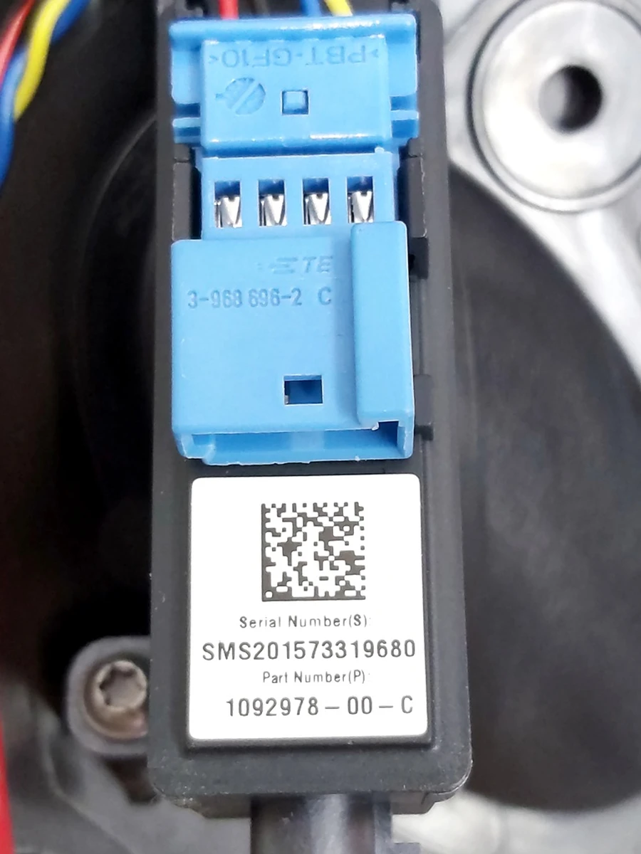 6 Накладка стійки B зовнішня ліва (скло) з камерою Tesla Model 3 1109253-00-I, 1109253-00-J