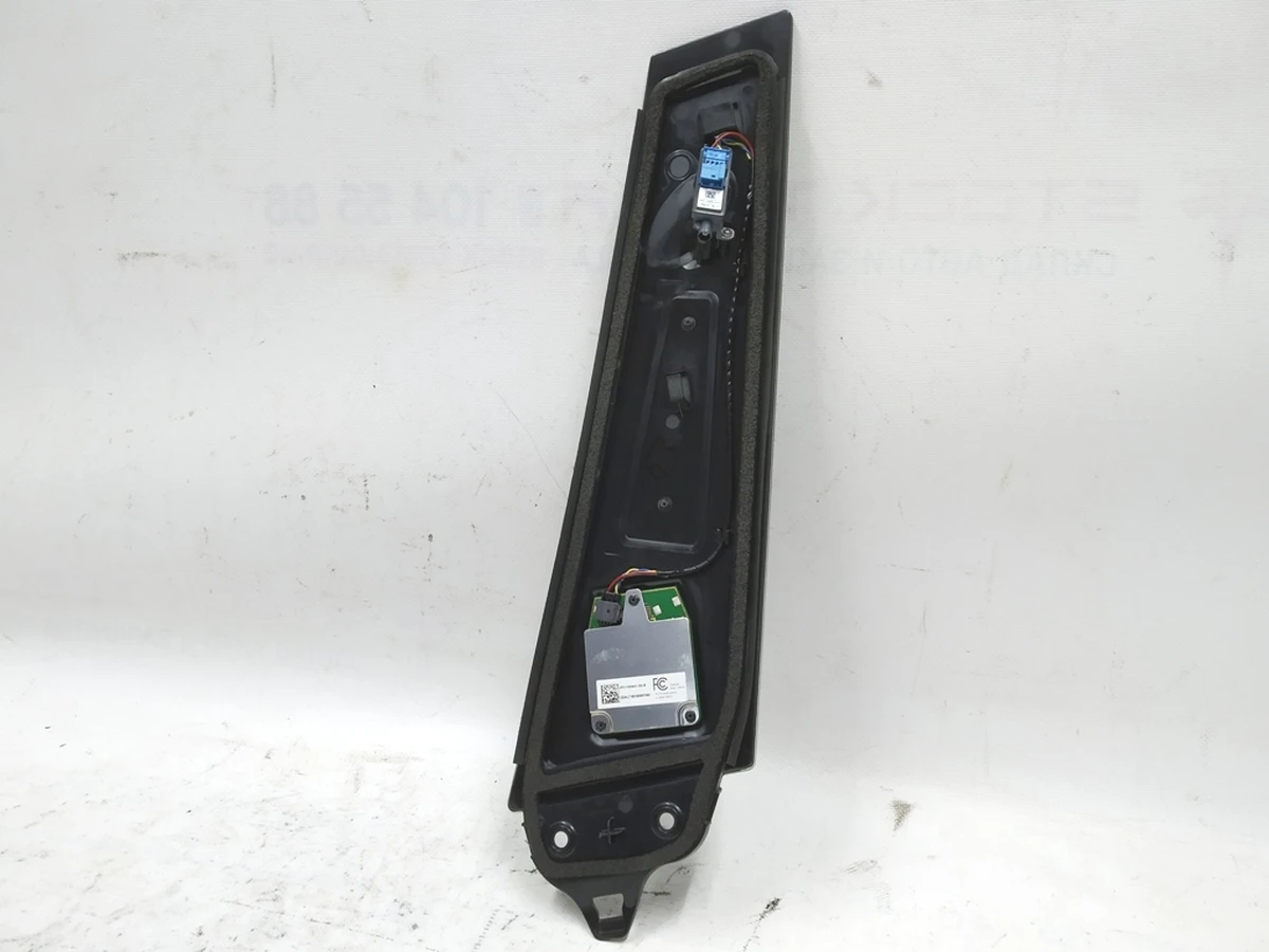 7 B-pillar trim outer right (glass) with camera Tesla model 3 1109255-00-G