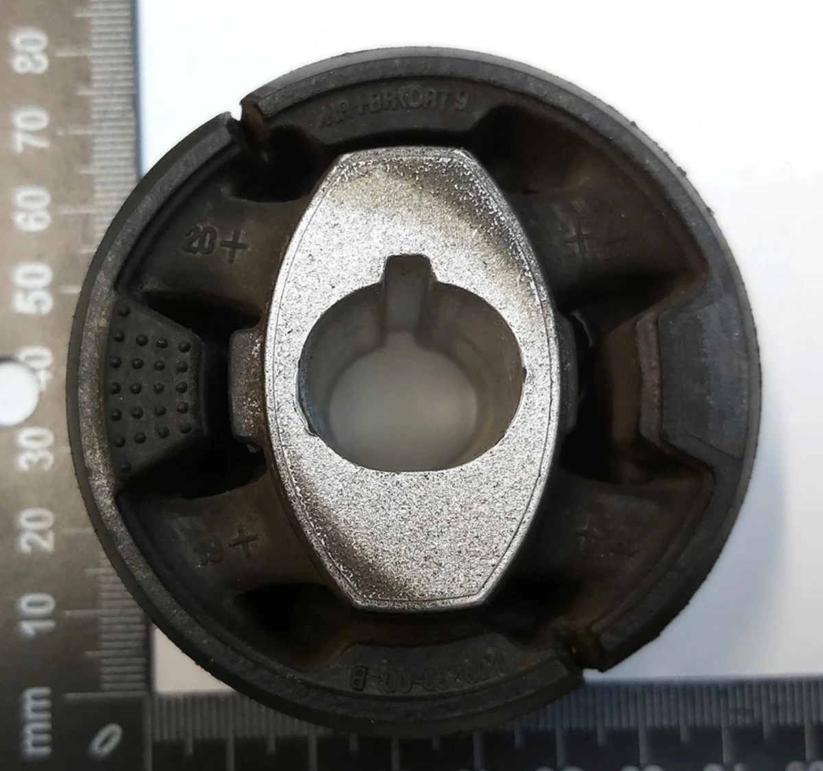 Сайлентблок переднього мотора MOSFET Tesla model 3, model Y 1109293-00-B