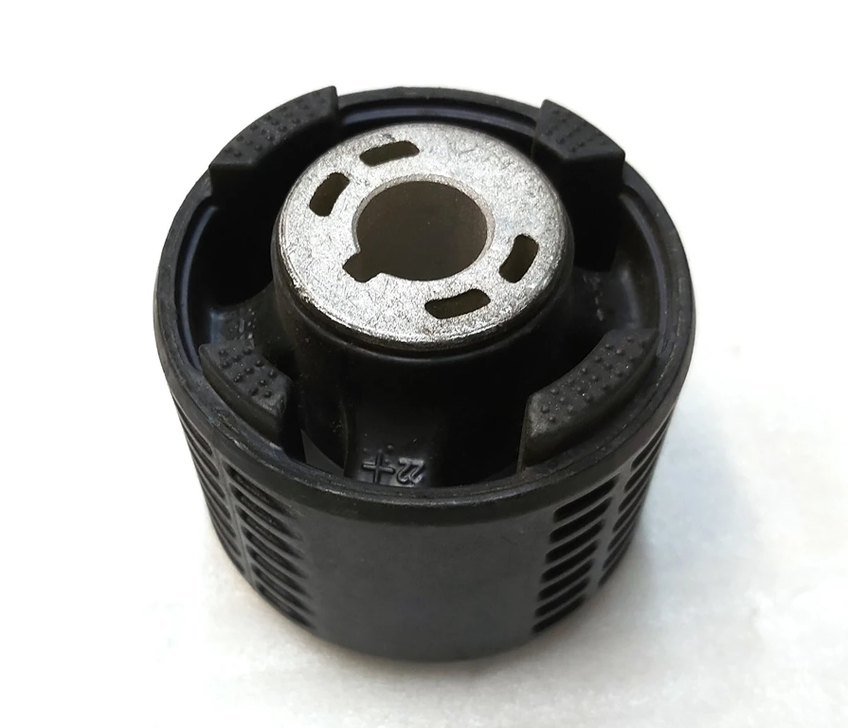 5 Сайлентблок мотора заднего MOSFET Tesla Model S Feb 2021, Model S June 2025, Model X Mar 2021, Model X June 2025, Model 3, Model 3 Jan 2024, Model Y, 