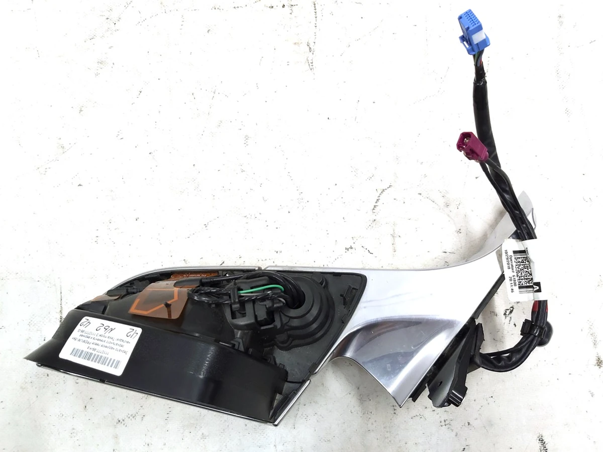 1 Дзеркало зовнішнє ліве PREMIUM (без дзеркального елемента та верхньої накладки) Tesla model 3 1110777-96-G