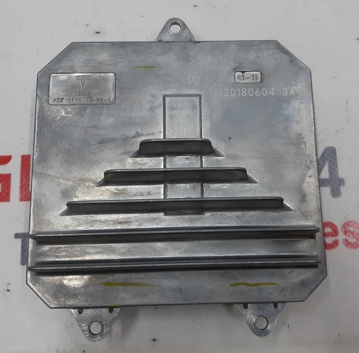 Блок управління фари головною правої UP LEVEL (USA) Tesla model 3, model Y 1077372-00-K