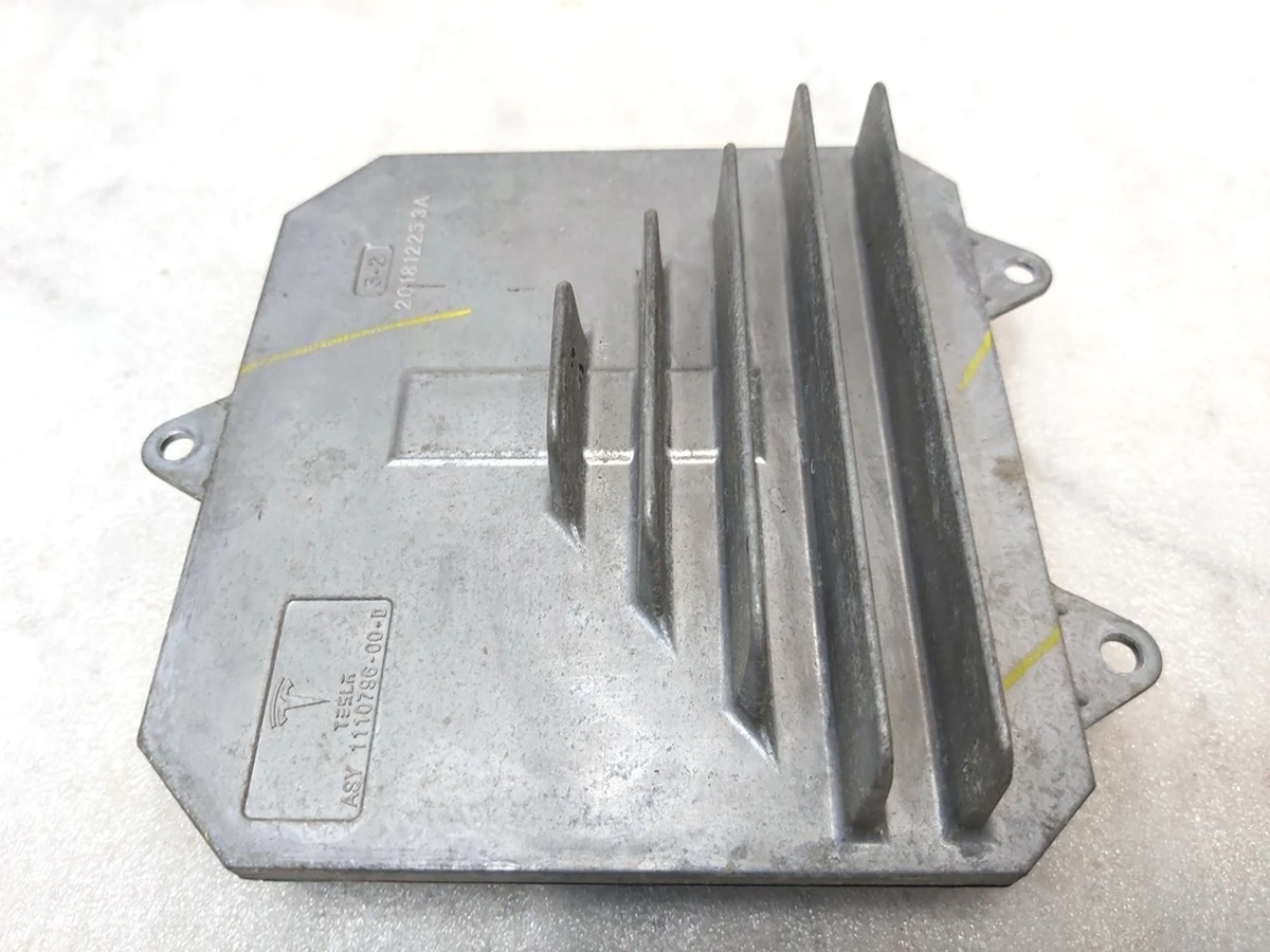 Headlamp control unit for main right UP LEVEL (USA) Tesla model 3, model Y 1077372-00-K