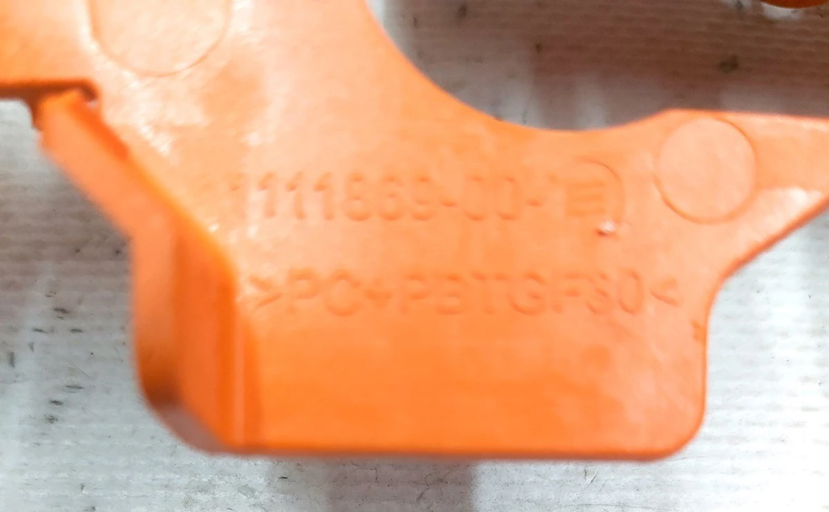 COVER,PENTHOUSE BUS,LH Tesla model 3 1111869-00-E