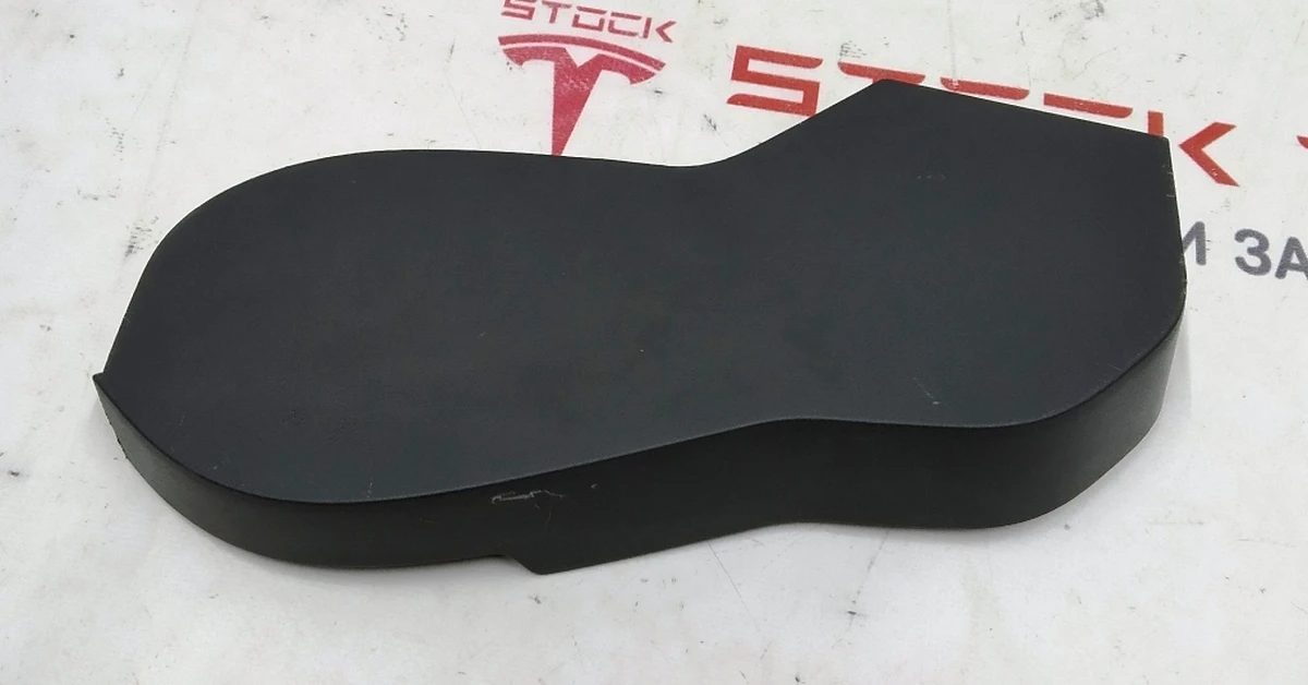 Накладка декоративна подвійного лівого сидіння 2-го ряду нижня права (з ушкодженнями) Tesla model X 3123713-03-A