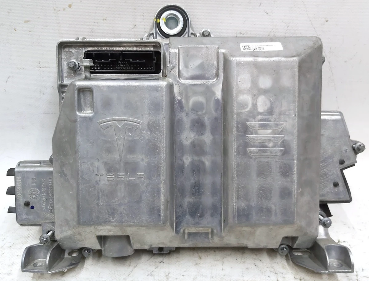 1 Боди контроллер передний Tesla model 3 1118182-12-K