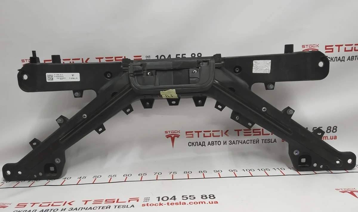 1 Панель радиаторов (пластик) RWD AWD Tesla model 3 1110240-00-B