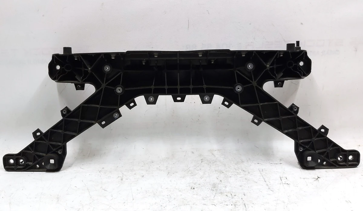 1 Панель радіаторів (пластик) RWD Tesla model 3 1110240-00-B