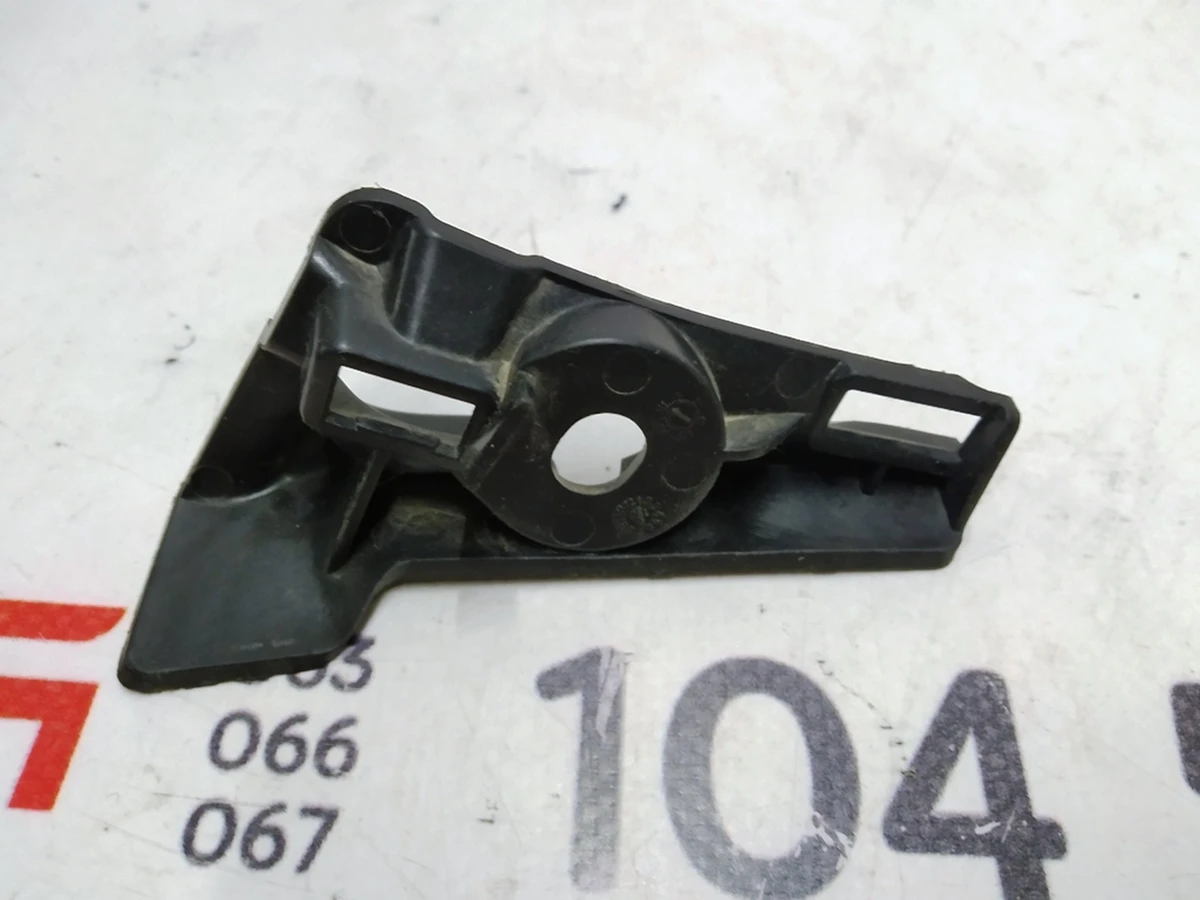 11 Кронштейн панелі щіток склоочисника лівий Tesla model 3 1118933-00-B