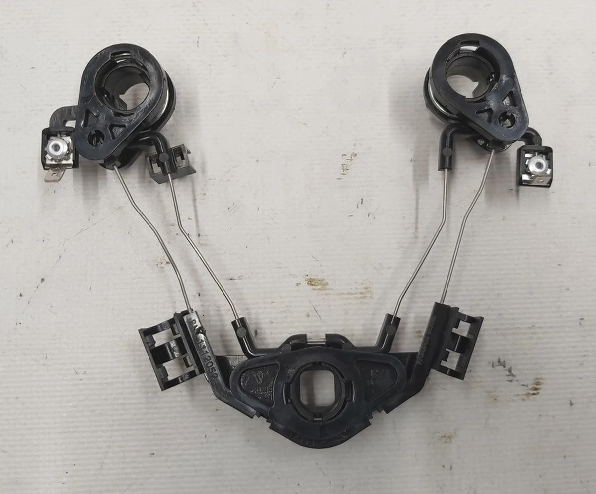 Кнопка звукового сигналу в рульовому колесі в зборі Tesla Model 3, Model Y 1119156-00-D