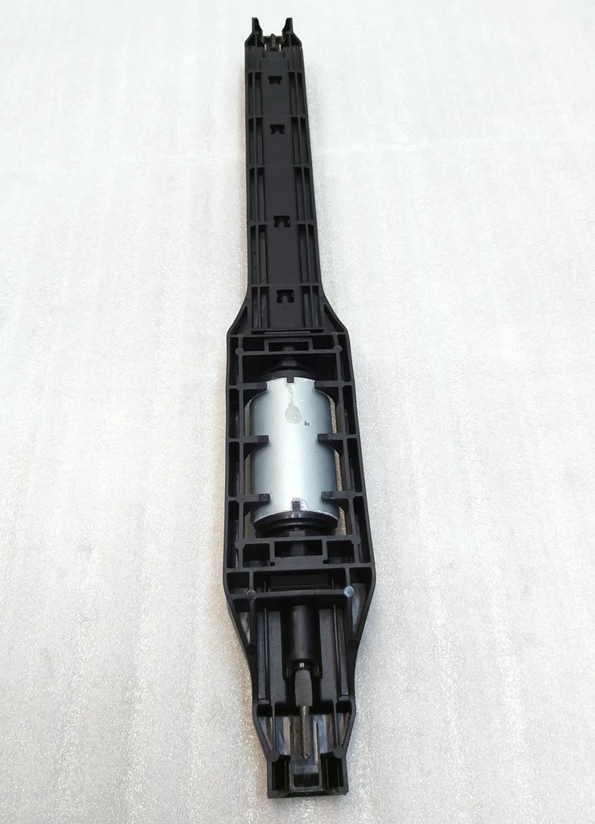 17 Электропривод салазок сиденья 1-го ряда в сборе с повреждением разъёма Tesla Model 3, Model Y 1857404-00-A