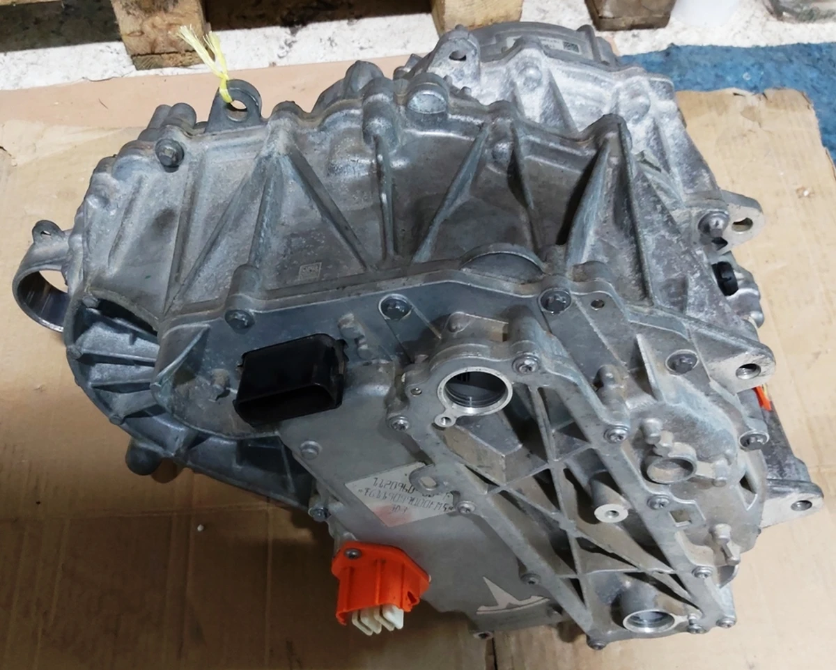 1 Мотор передний без теплообменника,маслянных фильтр,насоса, штуцеров инвертора,сайлентблоков Tesla model 3, model Y 1120960-00-F