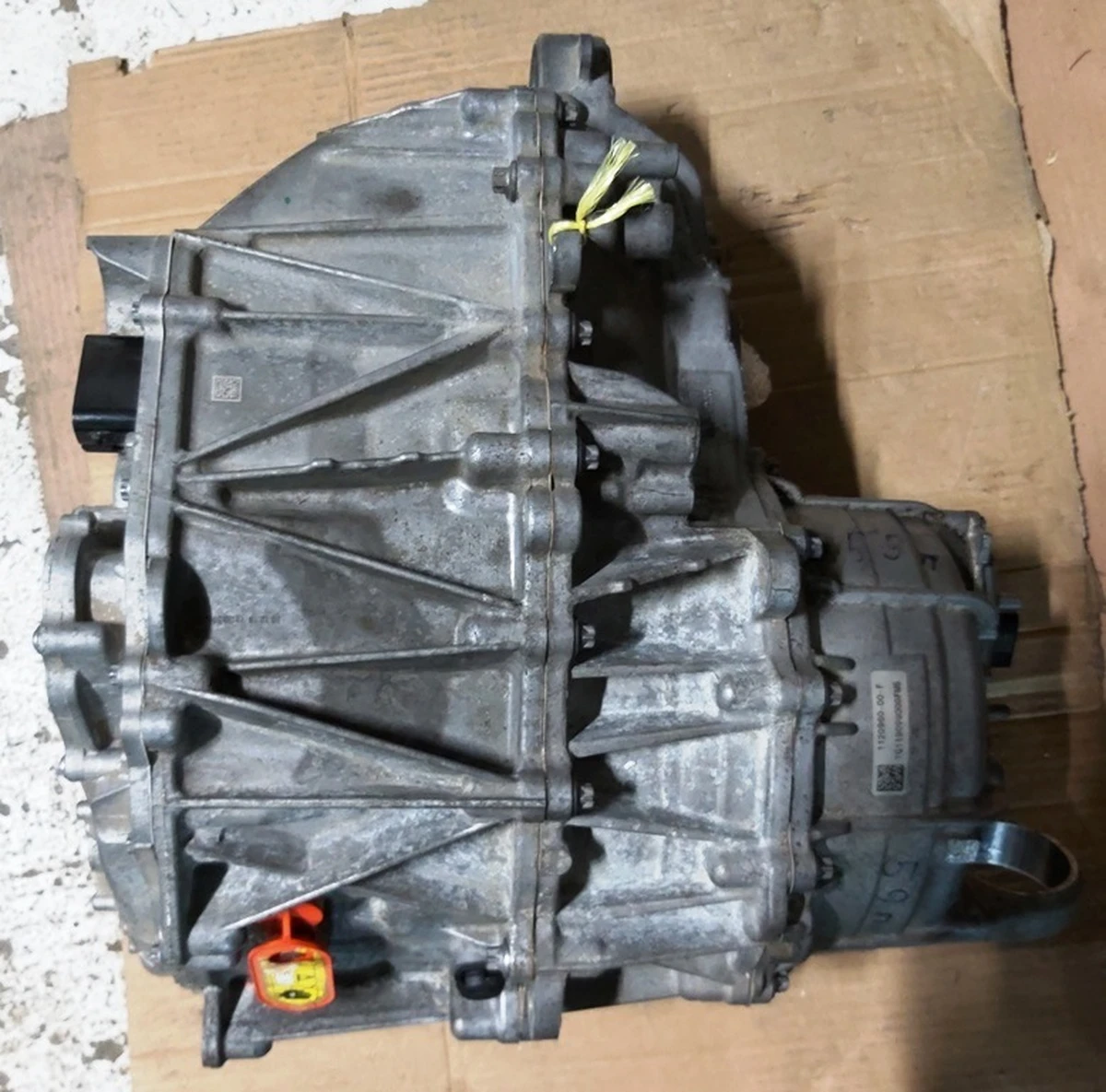 1 Мотор передний без теплообменника,маслянных фильтр,насоса, штуцеров инвертора,сайлентблоков Tesla model 3, model Y 1120960-00-F