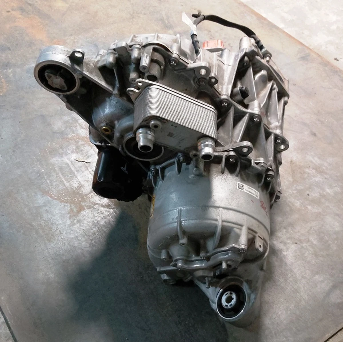 1 Мотор задній IGBT у зборі Tesla model 3 1120970-00-F