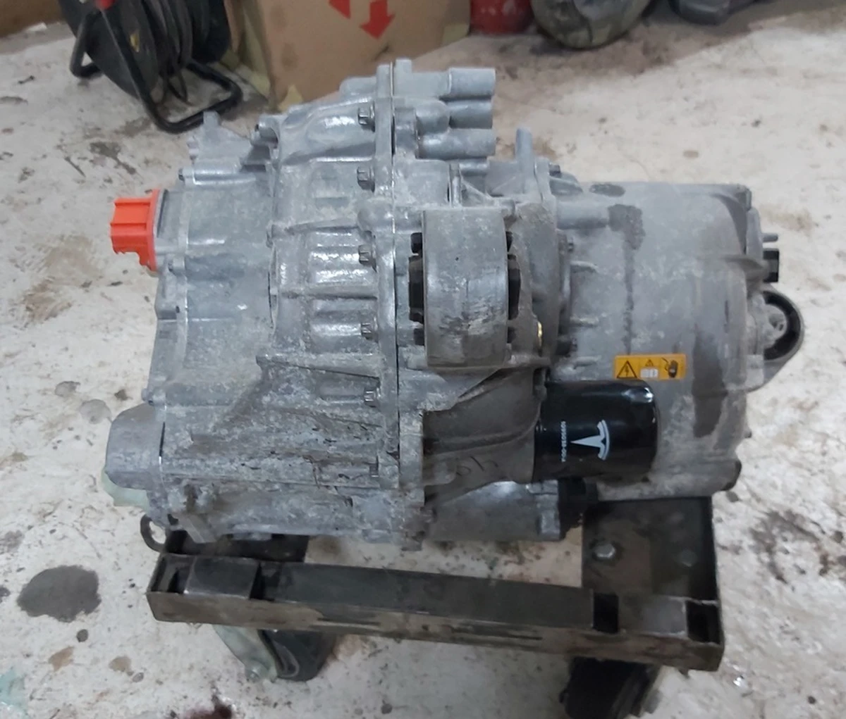 1 Мотор задній MOSFET у зборі без теплообмінника Tesla model 3 1120980-00-D