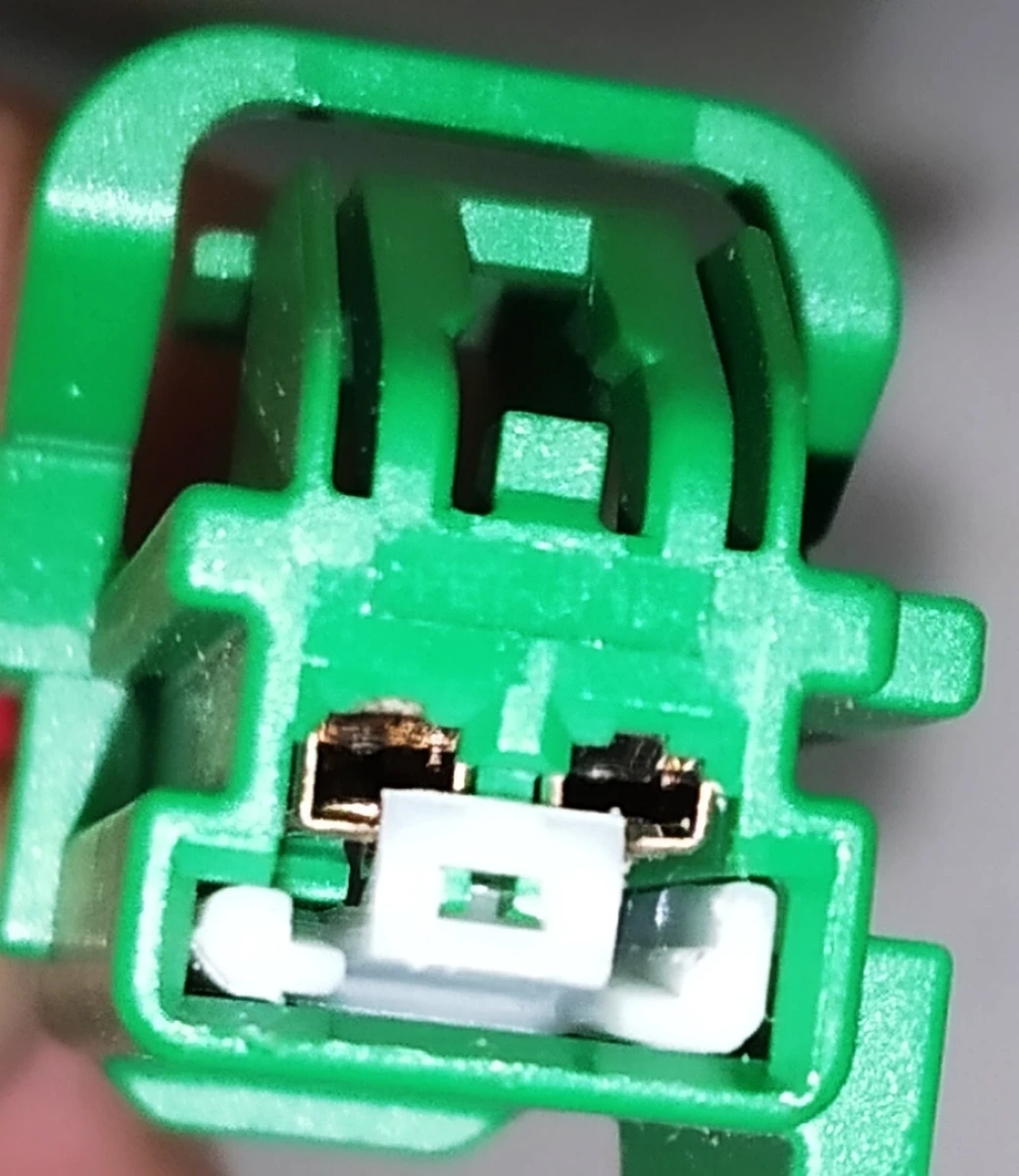 Пенный наполнитель спинки одинарного правого сиденья 2-го ряда в сборе с подогревом Tesla model X 2345616-03-A