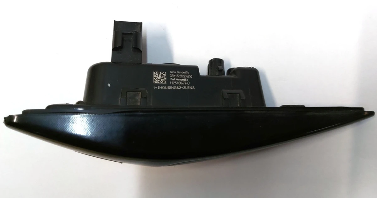 3 Повторитель поворота левый (камера) АП2,5 и выше black red Tesla model 3 1125106-77-E