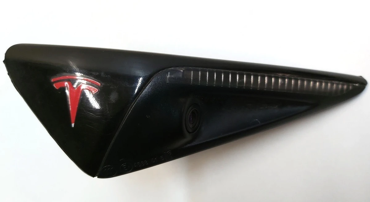 3 Повторитель поворота левый (камера) АП2,5 и выше black red Tesla model 3 1125106-77-E