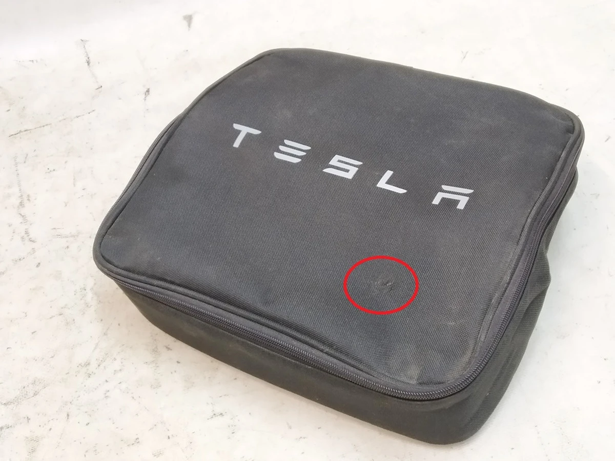 Storage bag - mobile connector  TESLA (scratch) Tesla all models 1126118-00-B