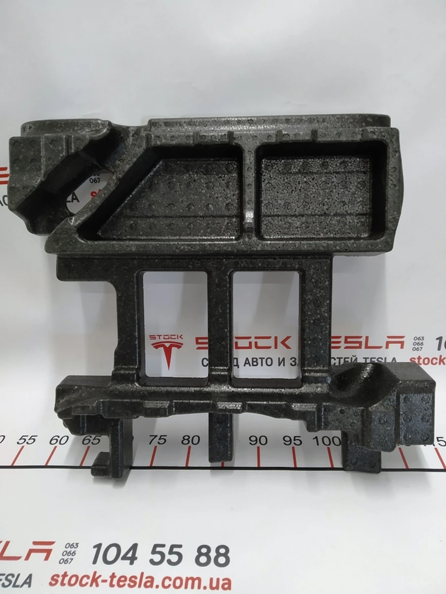 8 2nd Row spacer RH Tesla Model X 1126912-00-A