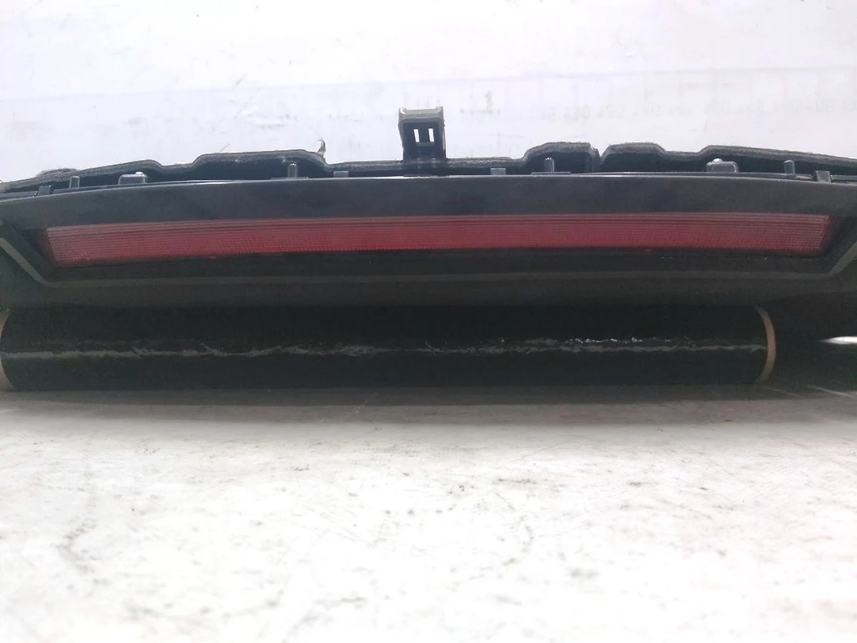 3 Полка багажного отсека верхняя в сборе проводкой, шумоизоляцией и стоп фонарём Tesla model 3 1128021-00-E