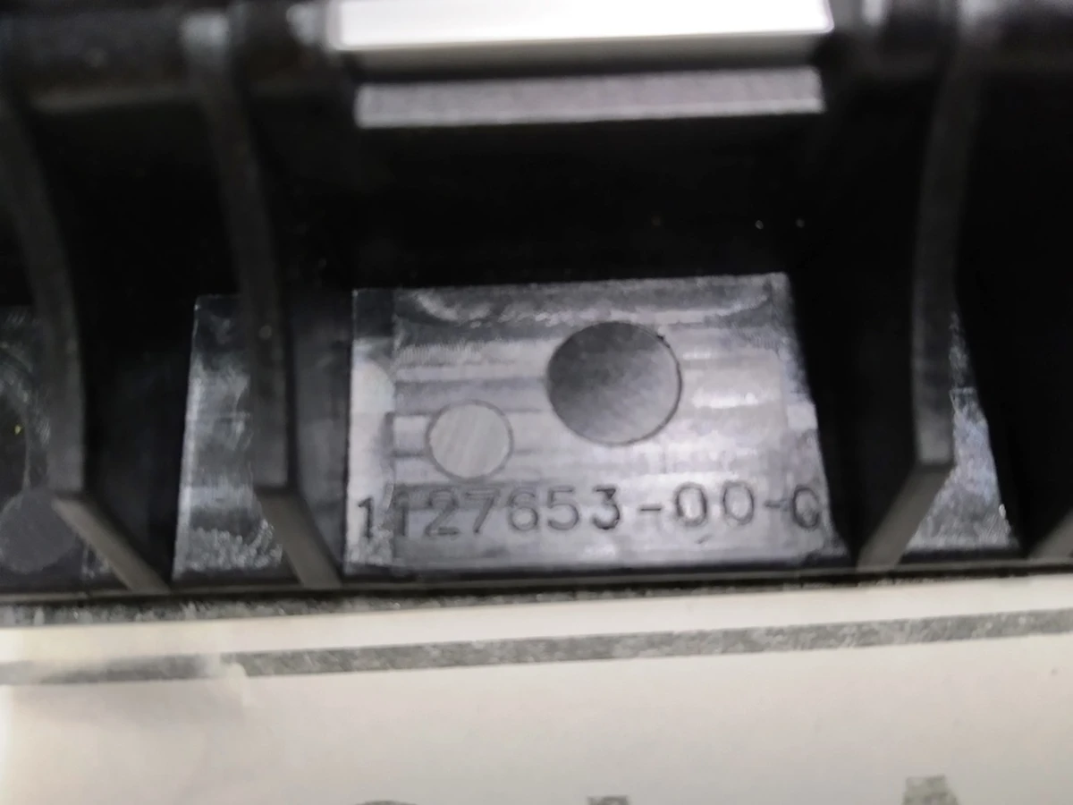 4 Панель пола 2-го ряда сидений задняя с направляющими в сборе (7 мест) Tesla model X 1128545-00-E