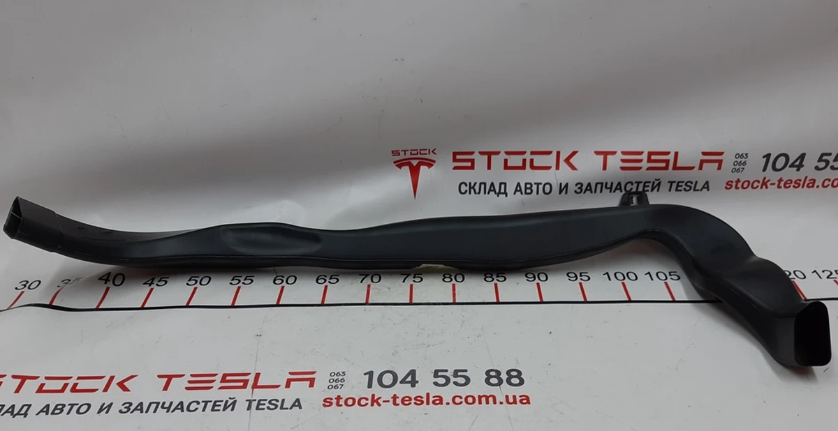17 Ventilation system air duct right horizontal Tesla model X 1128679-00-A