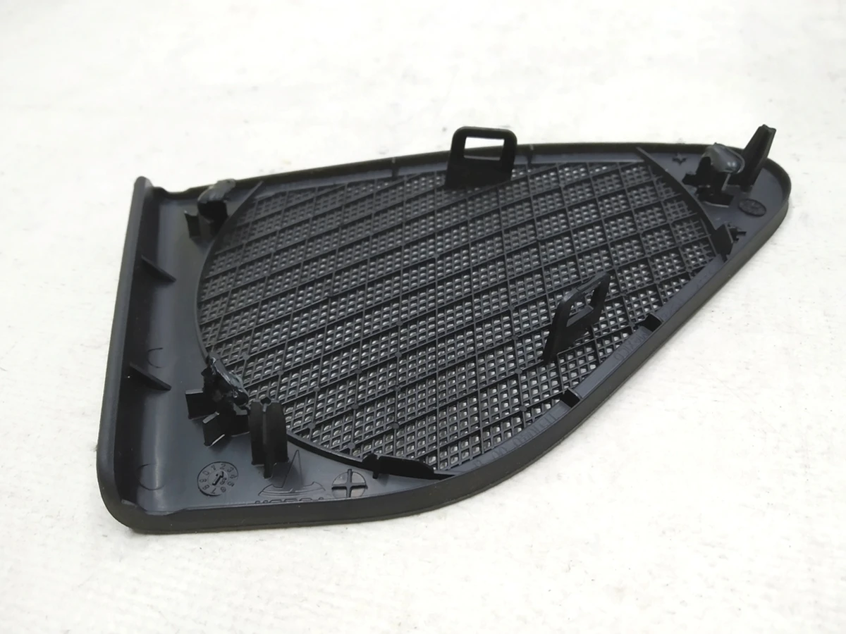 14 Декоративна накладка динаміка задніх правих дверей Tesla model 3 1090411-01-H