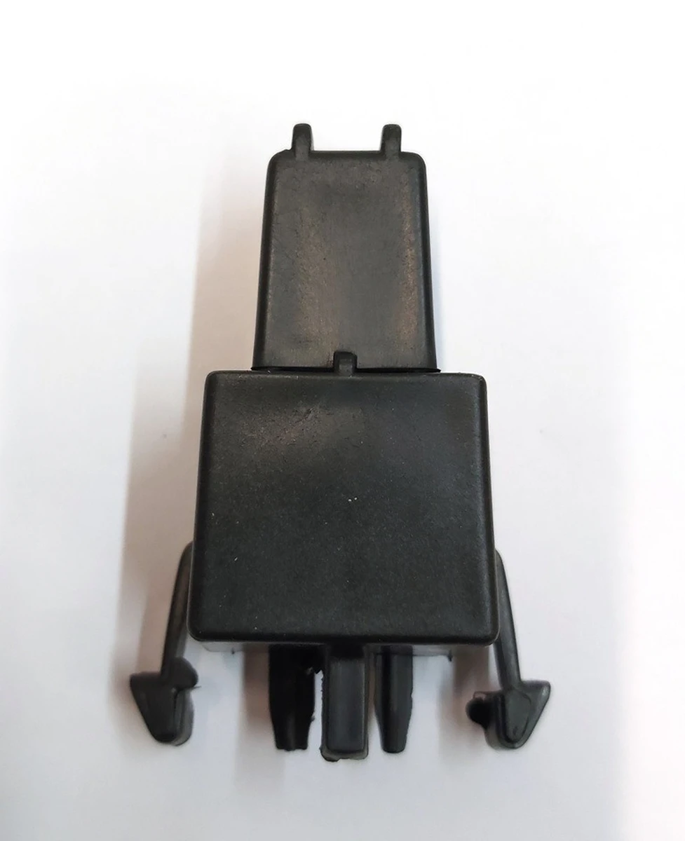 14 Крепеж бокса подкапотного (ванны) левый правый Tesla model 3 1131205-00-C