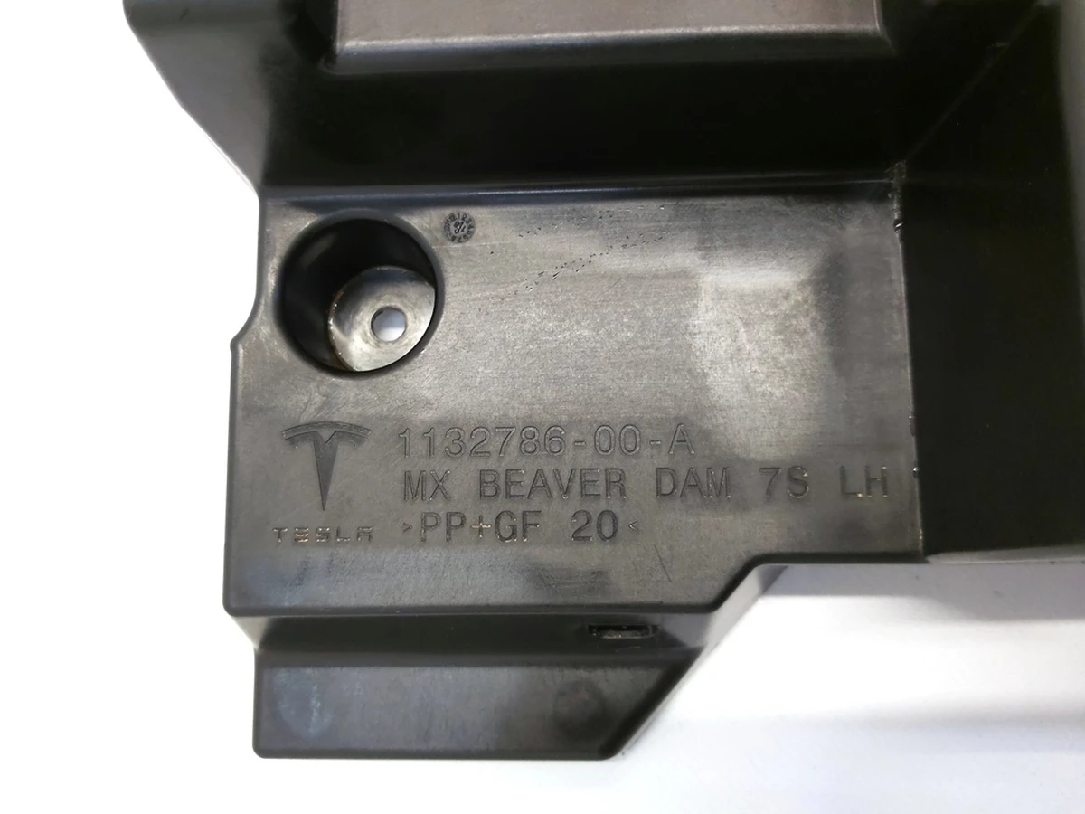 Кронштейн панель статі 2-го ряду сидінь ліва (7 місць) Tesla Model X 1132786-00-A