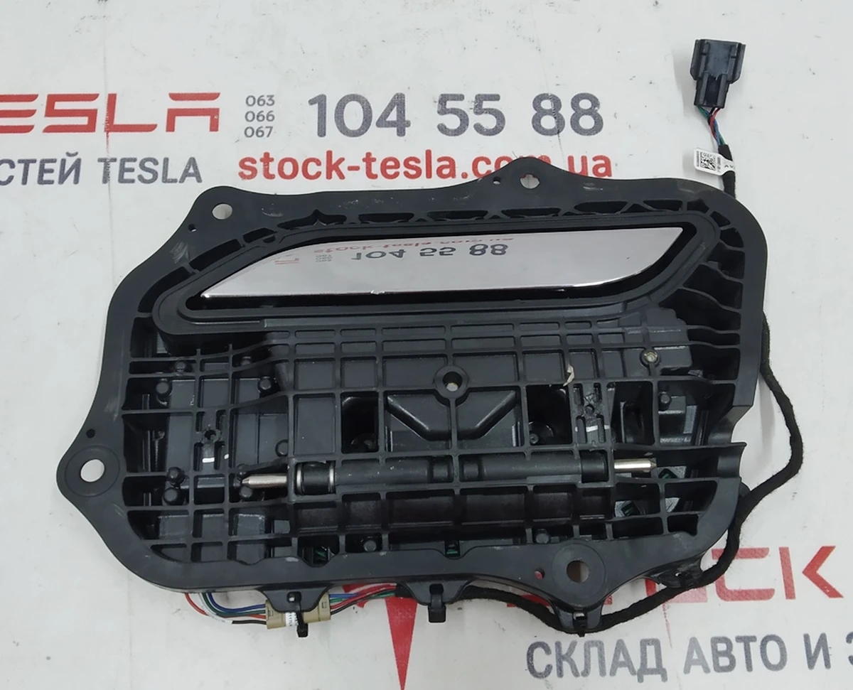 1 Механізм ручки зовнішньої передньої лівої у зборі GEN 1 Tesla model S 1135718-S0-A