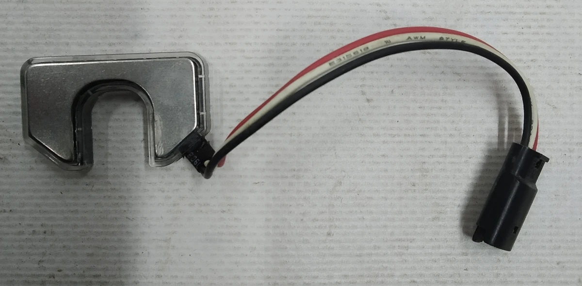 5 Датчик положения дверной ручки механизма ручки наружной передней правой GEN 1.0 Tesla model S 1135725-S0-A