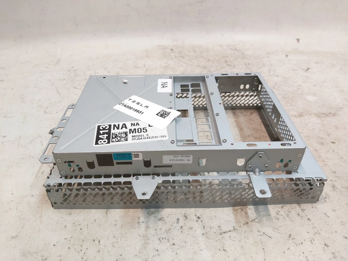 Корпус металевий MCU (основного монітора) Tesla model S REST, model X 1451809-00-A
