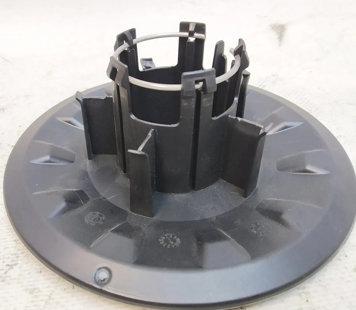 8 Ковпачок центральний колісного диска 21 дюйм (GREY) (пошкодження) Tesla model 3, model Y 1188236-00-A