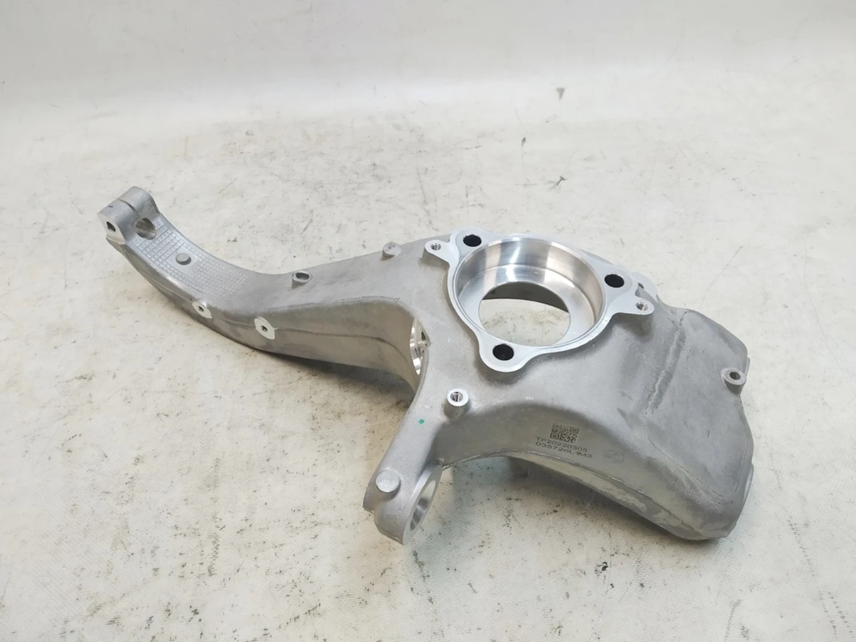 1 Кулак поворотний передній лівий (Цапфа) Tesla Model Y 1188311-00-E