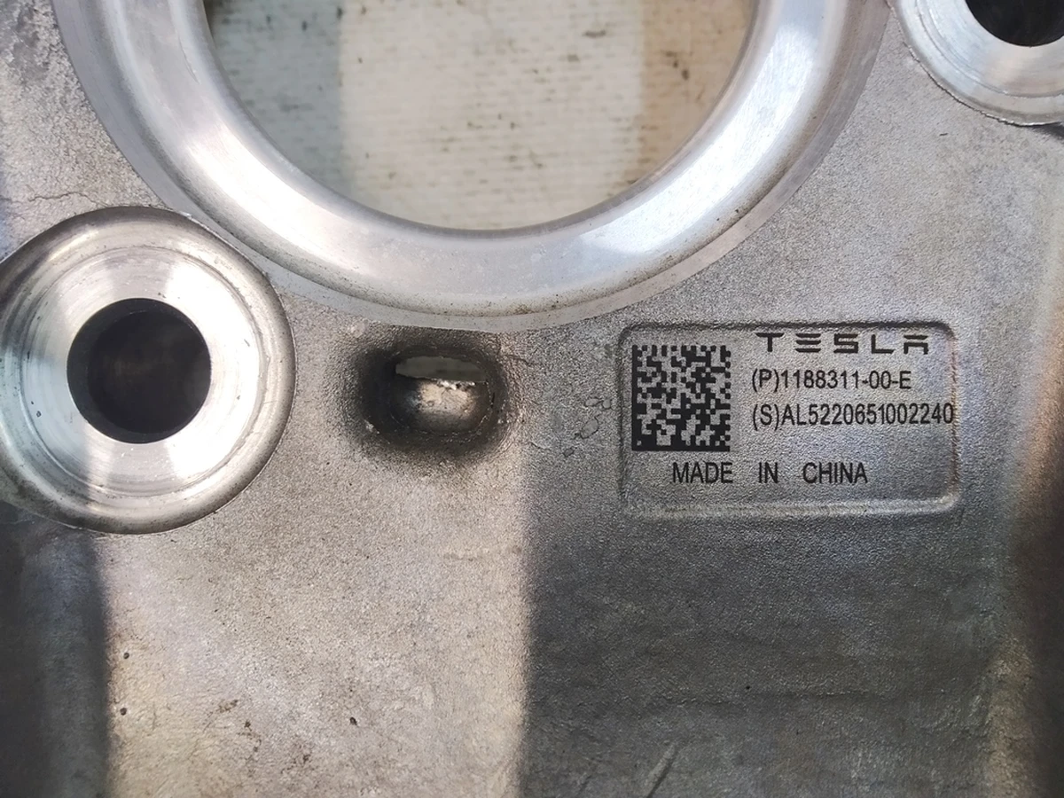 1 Кулак поворотный передний левый (Цапфа) Tesla Model Y 1188311-00-E