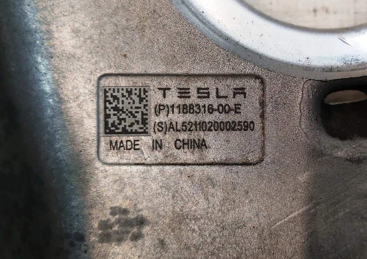 1 Front knuckle - Right Hand Tesla Model Y 1188316-00-E