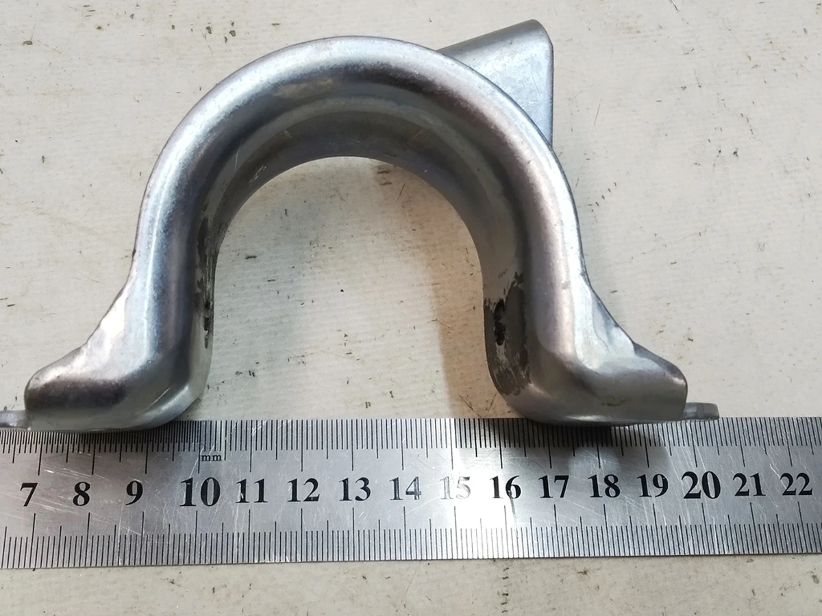 6 Front bracket- stabilizer bar bushing 28mm Tesla Model 3, Model Y 1188383-00-A