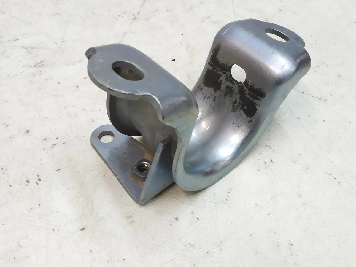 6 Front bracket- stabilizer bar bushing 28mm Tesla Model 3, Model Y 1188383-00-A