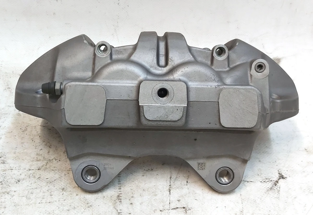 6 Супорт гальмівний передній правий BASE BREMBO без гальмівних колодок Tesla Model Y 1188622-00-B