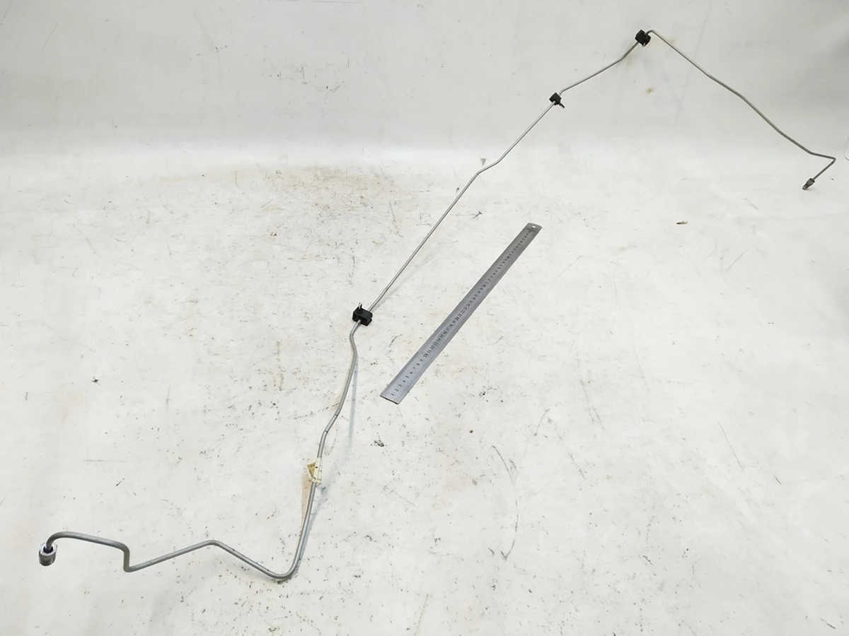 1 Гальмівна трубка задня права AWD Tesla model Y 1188715-00-A