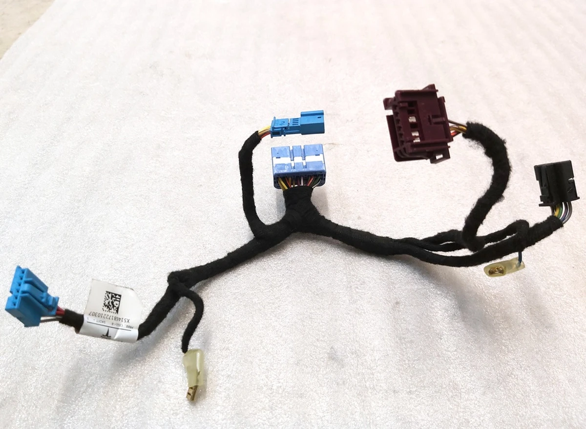 Електропроводка кермового колеса (шлейф) Tesla Model Y 2547534-AE