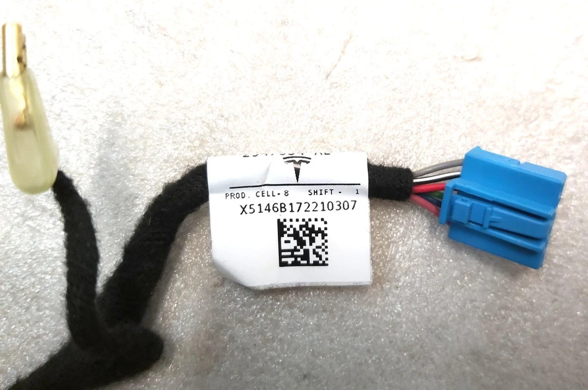 Електропроводка кермового колеса (шлейф) Tesla Model Y 2547534-AE