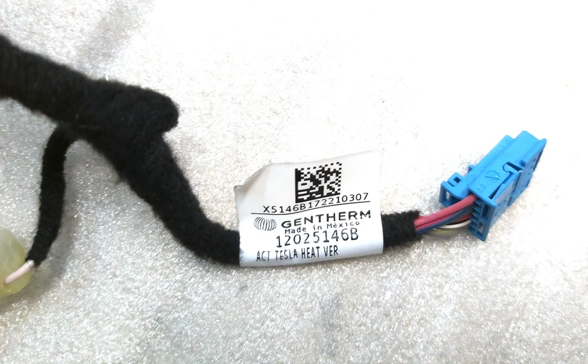 Електропроводка кермового колеса (шлейф) Tesla Model Y 2547534-AE