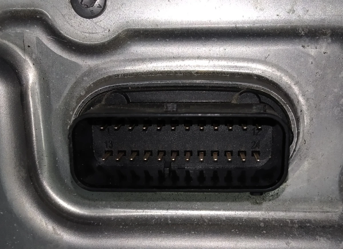 The control unit for charging the battery from the generator high-voltage REME BMW i3 12328638514